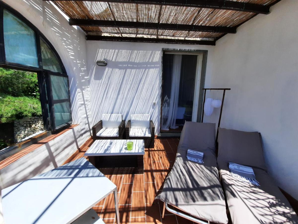 Le Terre Del Drago Apartment Bergeggi Exterior foto