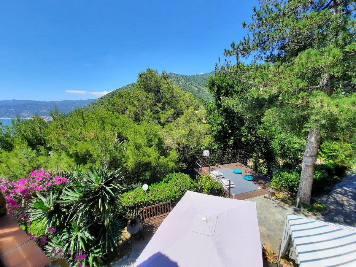 Le Terre Del Drago Apartment Bergeggi Exterior foto