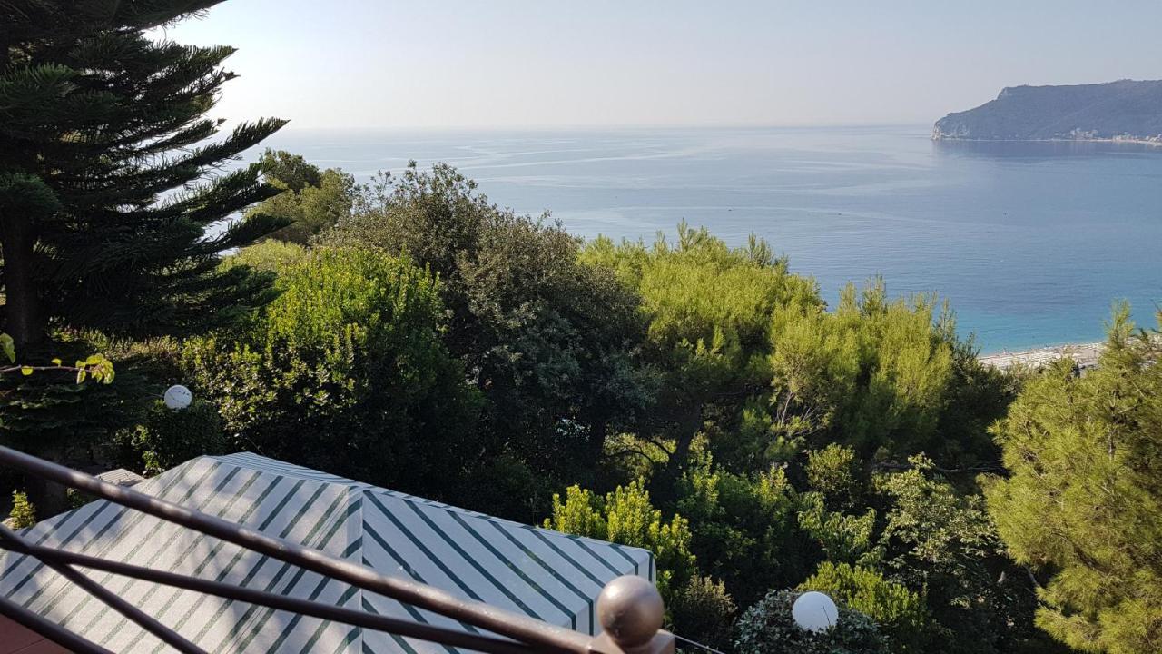 Le Terre Del Drago Apartment Bergeggi Exterior foto